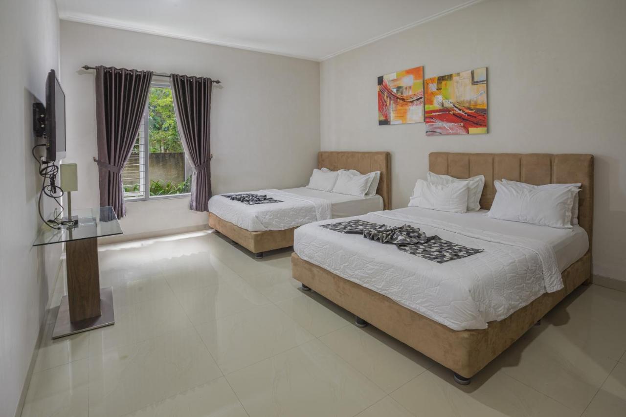 Villa Herrera Puncak Exterior foto