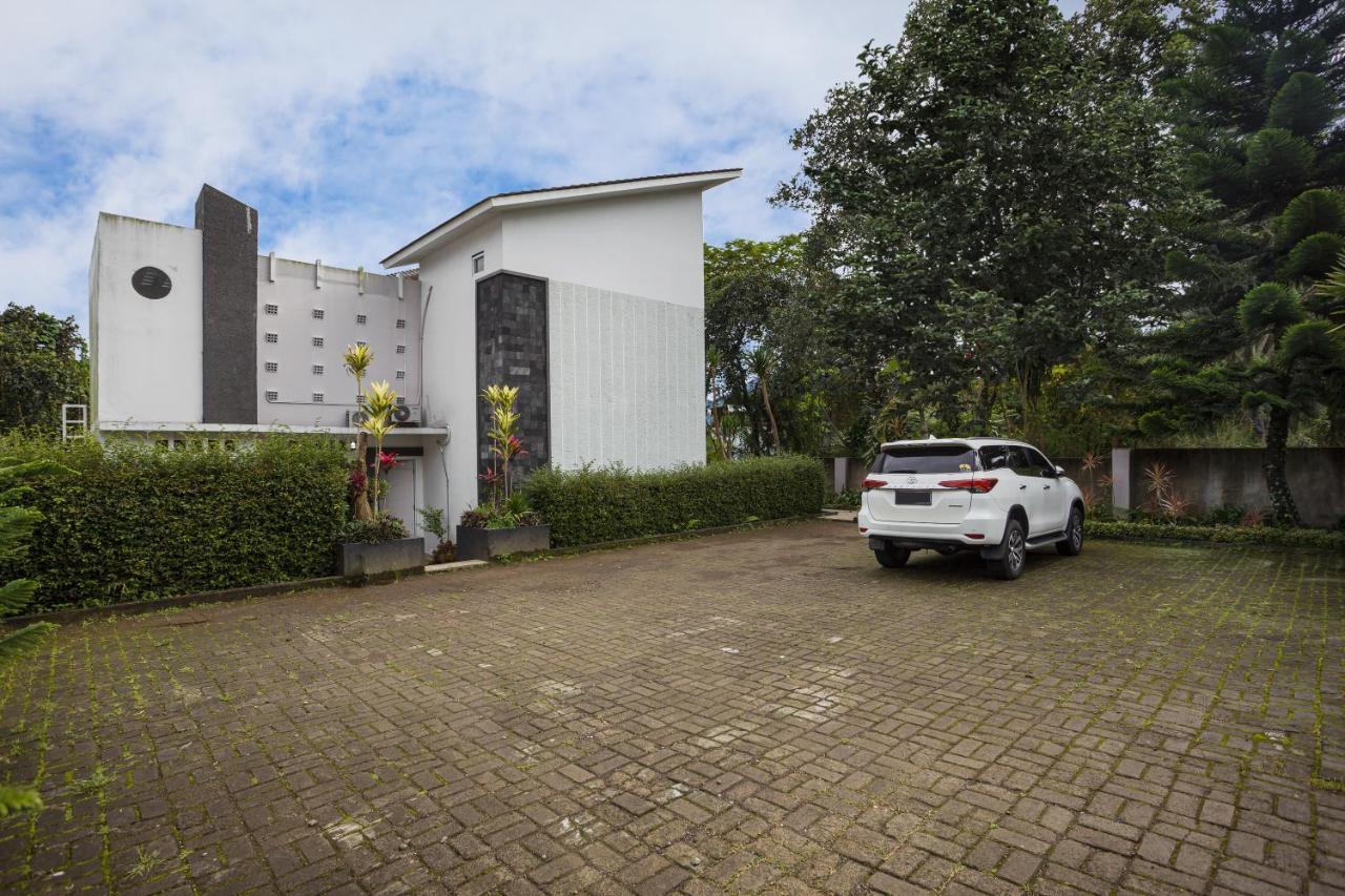 Villa Herrera Puncak Exterior foto