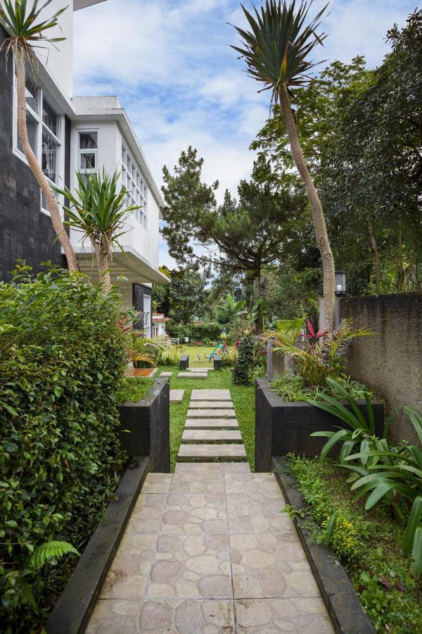 Villa Herrera Puncak Exterior foto